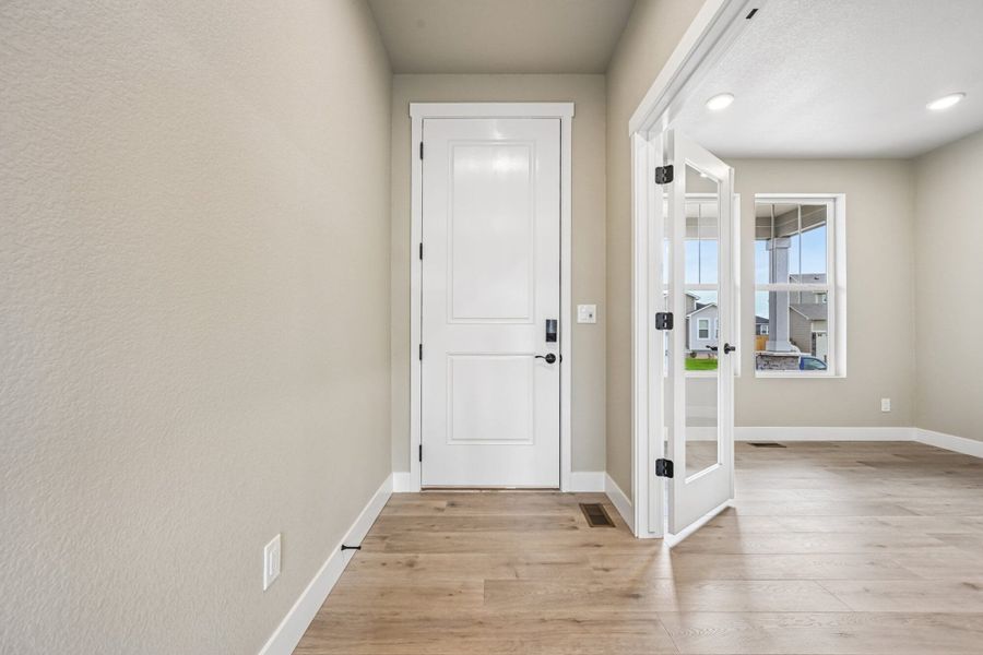 Spacious, unfurnished interior of a new home in The Glen, Colorado Springs (Image 17). Spacious, unfurnished interior of a new home in The Glen, Colorado Springs (Image 17).