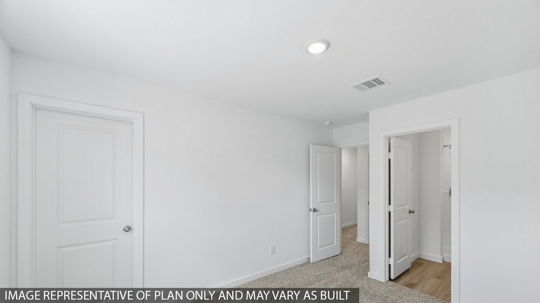 Spacious, unfurnished interior of a new home in Baron Village, Conroe (Image 10).