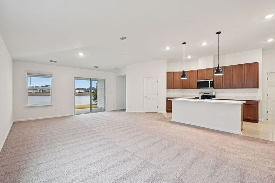 Image 7 of a home in Whiteview Village.