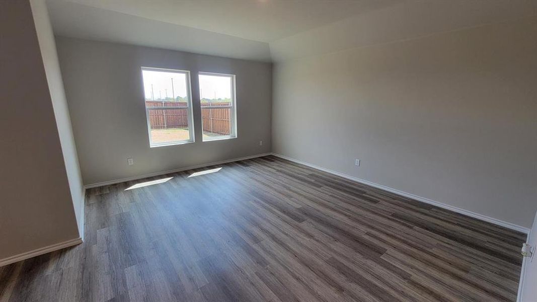 Spacious, unfurnished interior of a new home in Longhorn Estates, Fort Worth (Image 12).