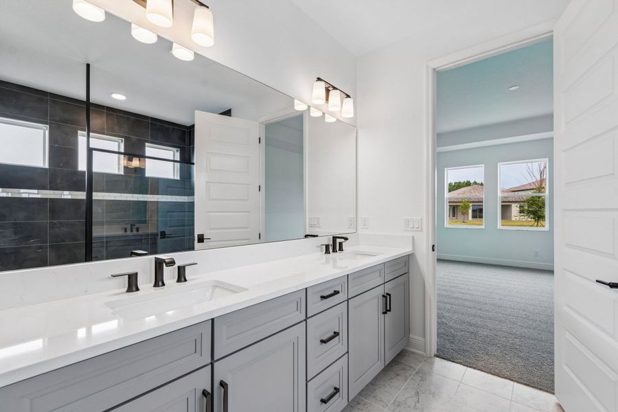 Owner's Bathroom Owner's Bathroom