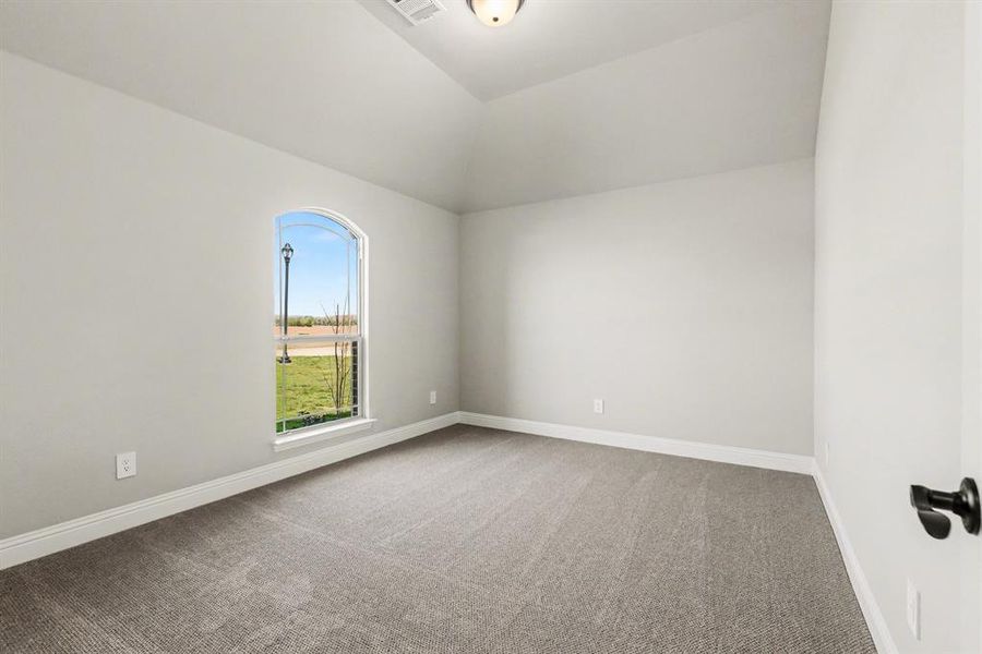 Spacious, unfurnished interior of a new home in Sagebrush Addition, Midlothian (Image 22).