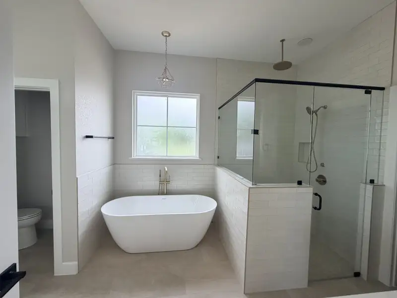 Furnished interior view inside a new home in Oak Water Ranch, Granbury (Image 13).