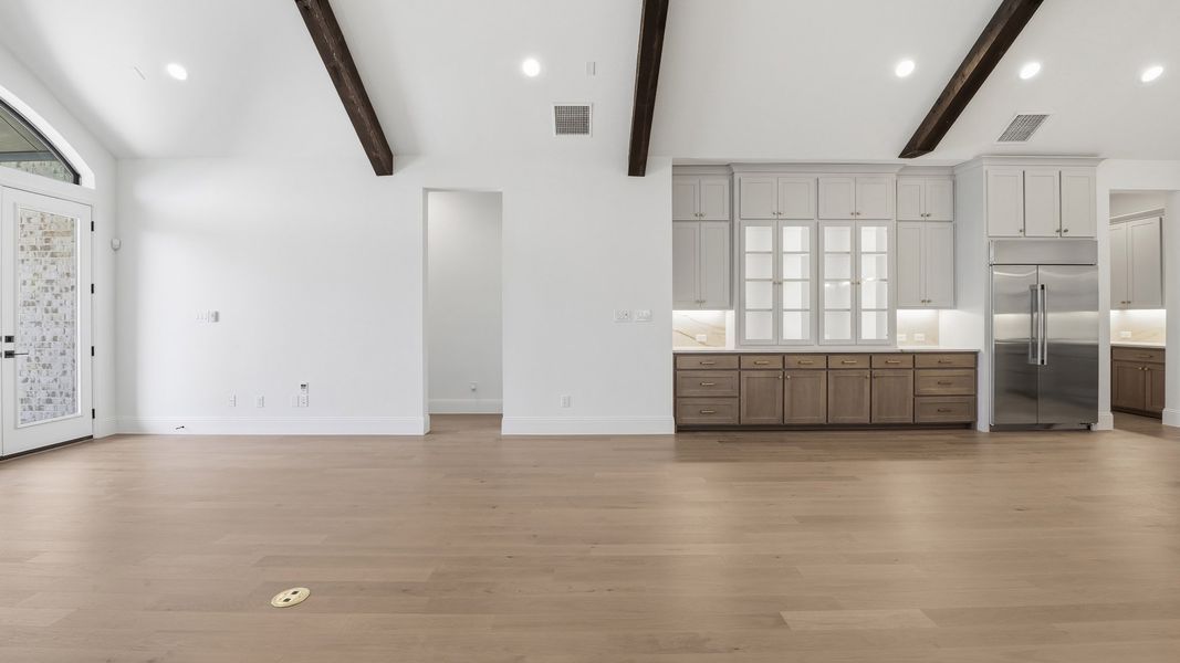 Spacious, unfurnished interior of a new home in Adkins Park, Hurst (Image 16).