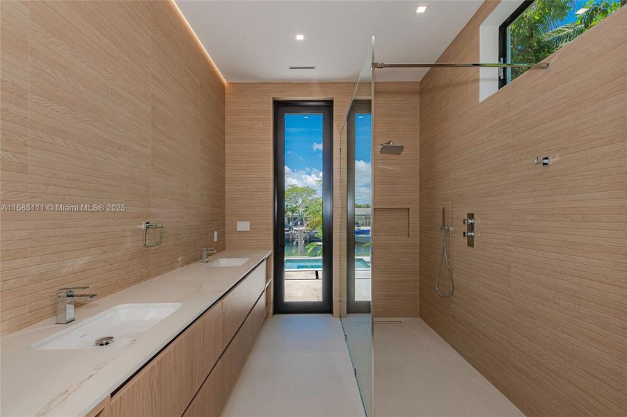 Spacious, unfurnished interior of a new home in , North Miami (Image 17).