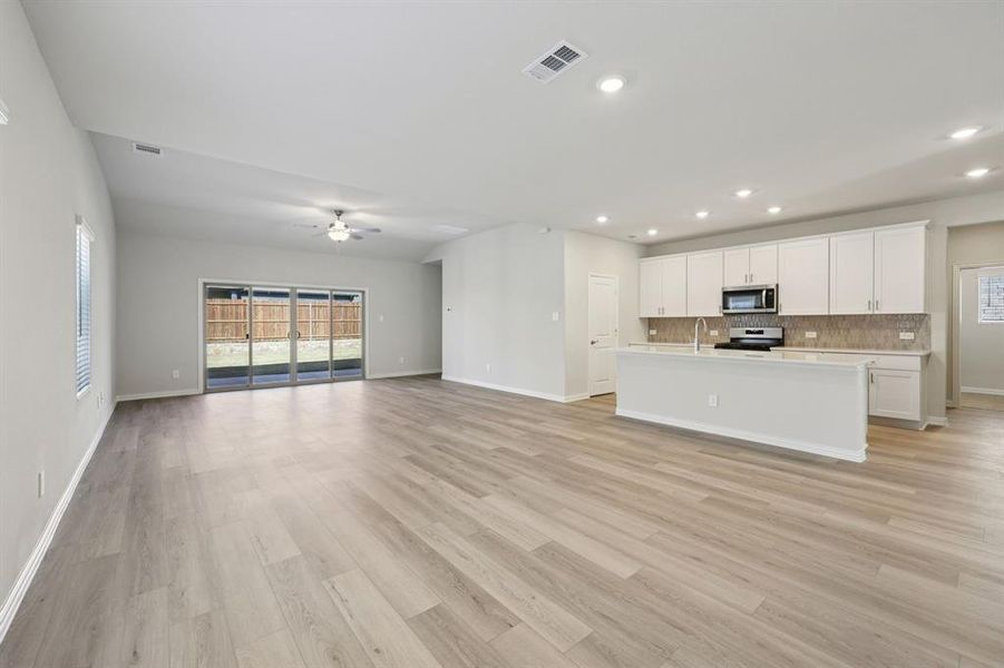 Spacious, unfurnished interior of a new home in Southridge - Signature Series, McKinney (Image 23). Spacious, unfurnished interior of a new home in Southridge - Signature Series, McKinney (Image 23).