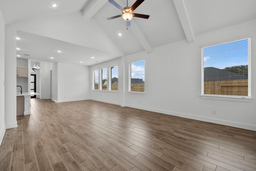 Spacious, unfurnished interior of a new home in Mulberry Farms, Santa Fe (Image 19).