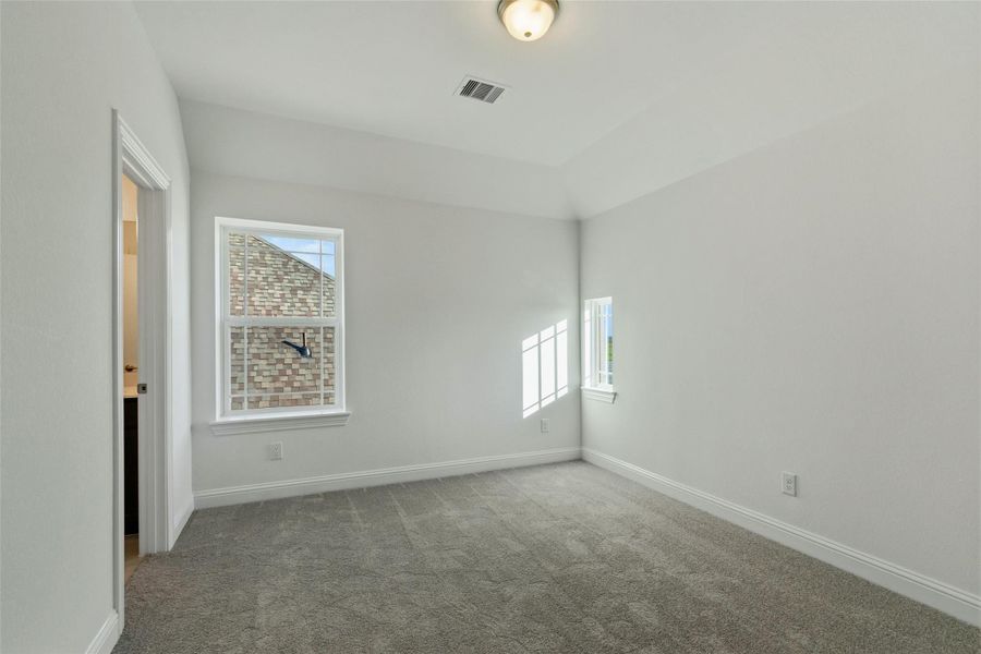 Spacious, unfurnished interior of a new home in Brookewater, Rosenberg (Image 28).