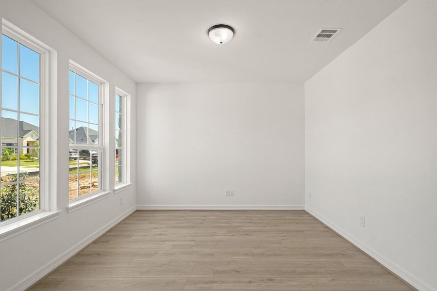 Note: Sample product photo. Actual exterior and interior selections may vary by homesite. Photo may be virtually staged