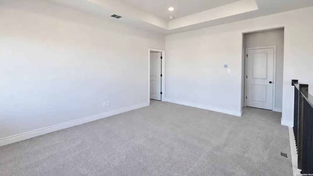 Spacious, unfurnished interior of a new home in Legacy at Lake Dunlap, New Braunfels (Image 12).