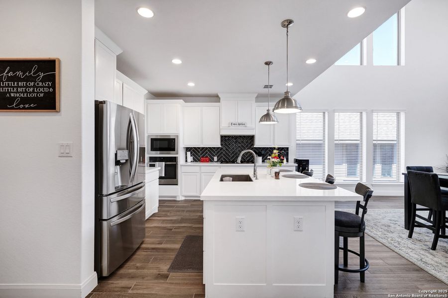 Furnished interior view inside a new home in Cibolo Canyons 50', San Antonio (Image 8). Furnished interior view inside a new home in Cibolo Canyons 50', San Antonio (Image 8).