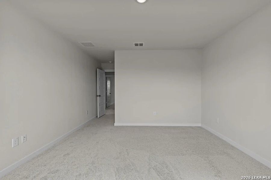 Spacious, unfurnished interior of a new home in Spring Creek, San Antonio (Image 14). Spacious, unfurnished interior of a new home in Spring Creek, San Antonio (Image 14).