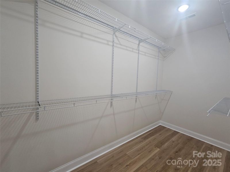 Spacious, unfurnished interior of a new home in , Midland (Image 12).