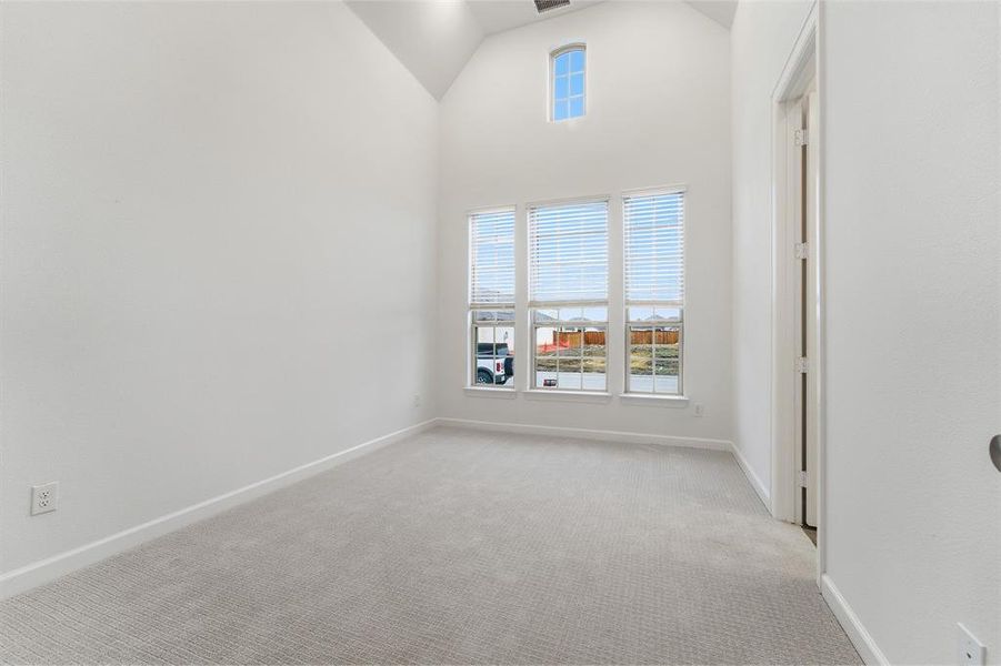 Spacious, unfurnished interior of a new home in Green Meadows, Celina (Image 16).