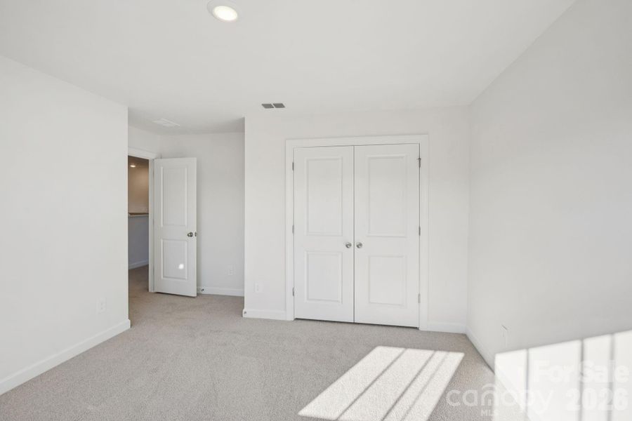 Photo is not of the actual home, but is an inspirational photo of builder’s model home and may depict options, furnishings, and/or decorator features that are not included Photo is not of the actual home, but is an inspirational photo of builder’s model home and may depict options, furnishings, and/or decorator features that are not included