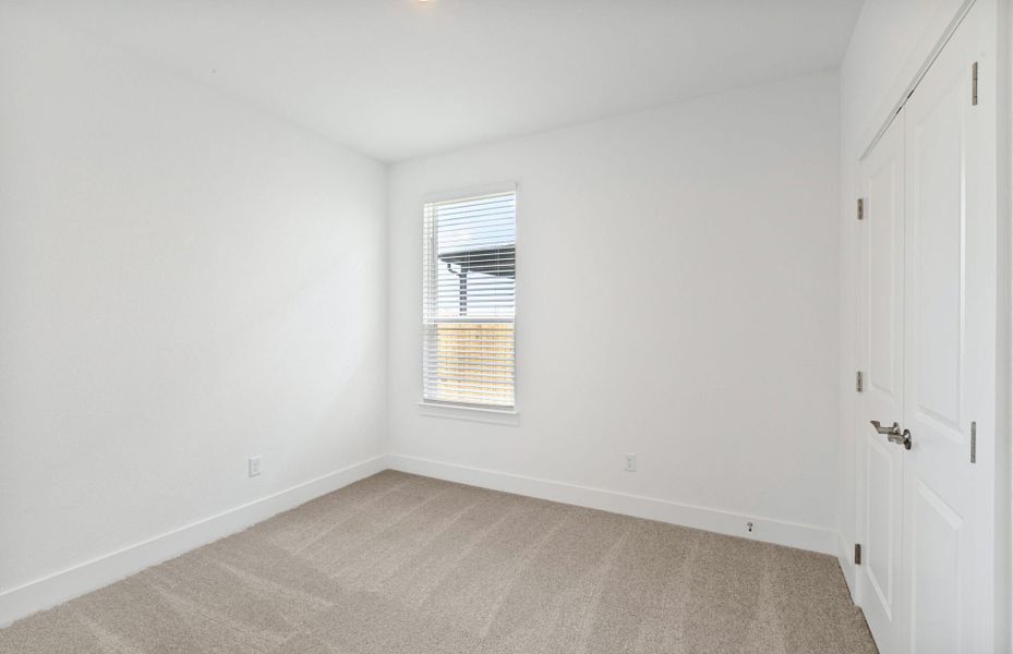 Spacious, unfurnished interior of a new home in Crosswinds, Kyle (Image 14).
