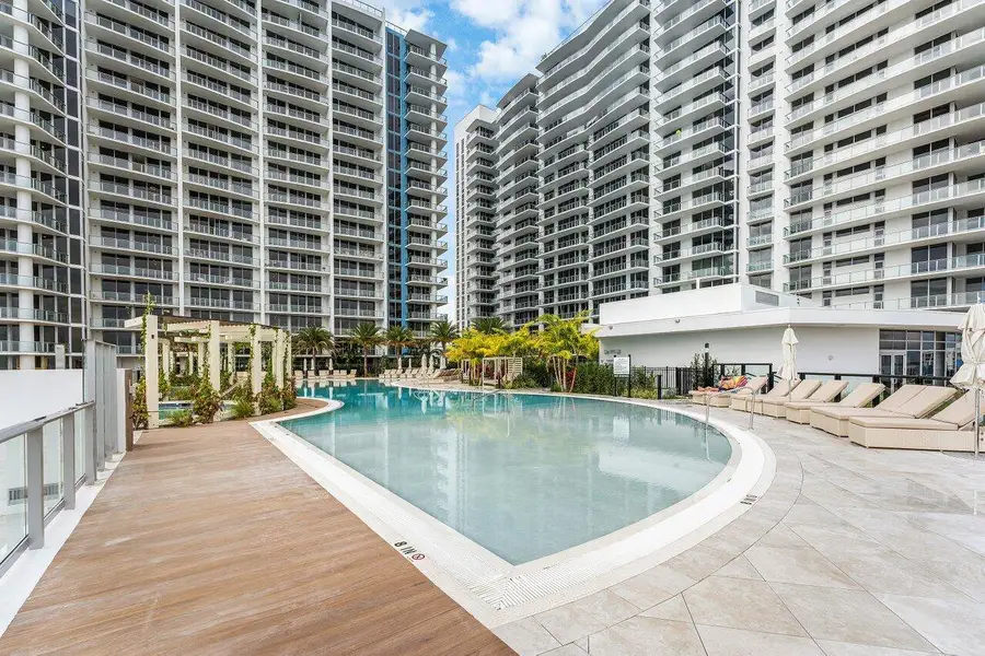 059-220LakeShoreDrive-1415-LakePark-FL-3