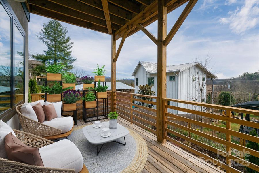 Lower level deck (virtually staged) Lower level deck (virtually staged)