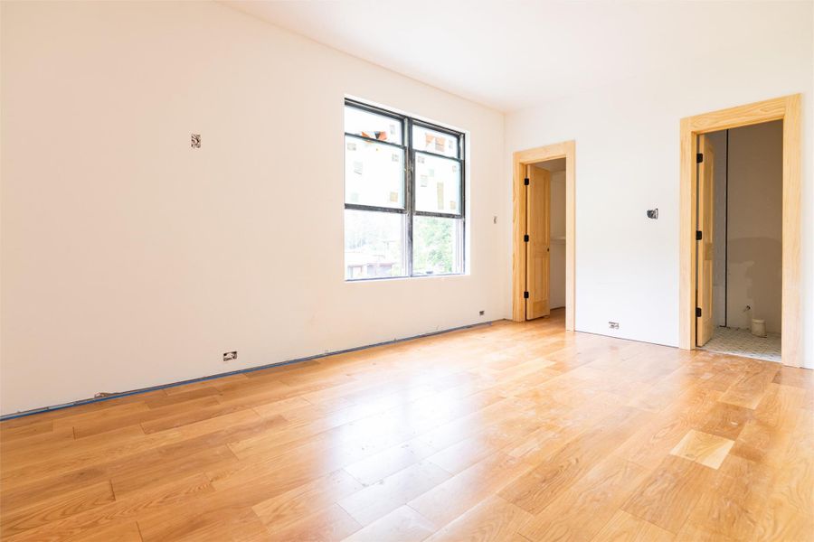 Secondary bedroom