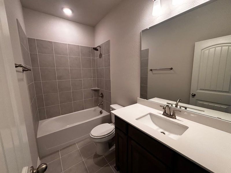 Furnished interior view inside a new home in Hillview Addition, Decatur (Image 4).