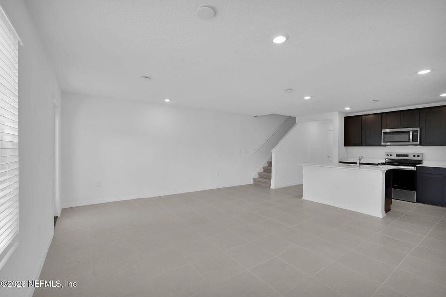 Spacious, unfurnished interior of a new home in , Jacksonville (Image 16).