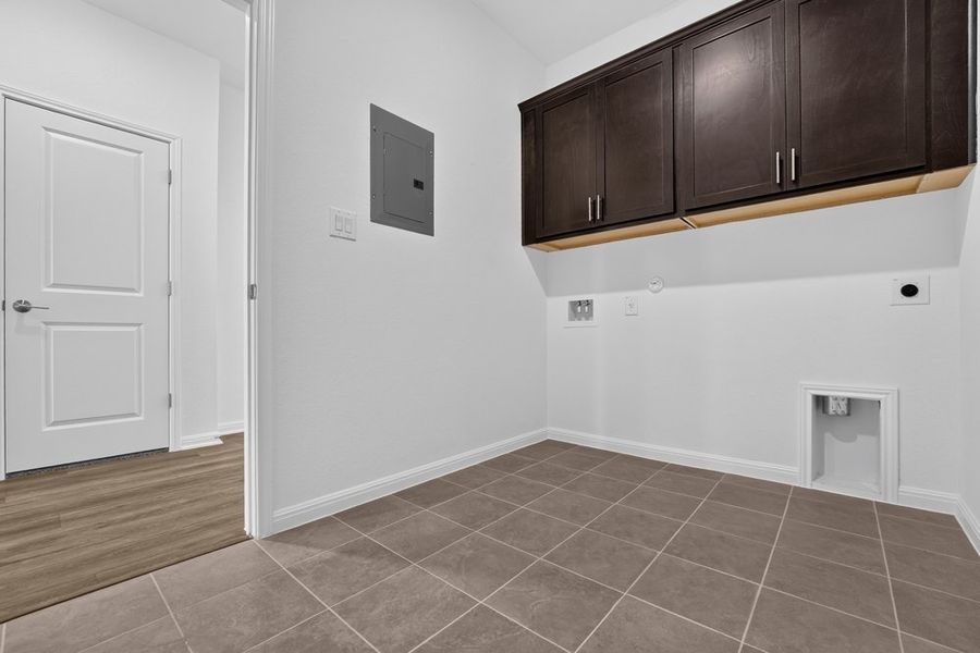 Spacious, unfurnished interior of a new home in Lisso, Pflugerville (Image 35). Spacious, unfurnished interior of a new home in Lisso, Pflugerville (Image 35).