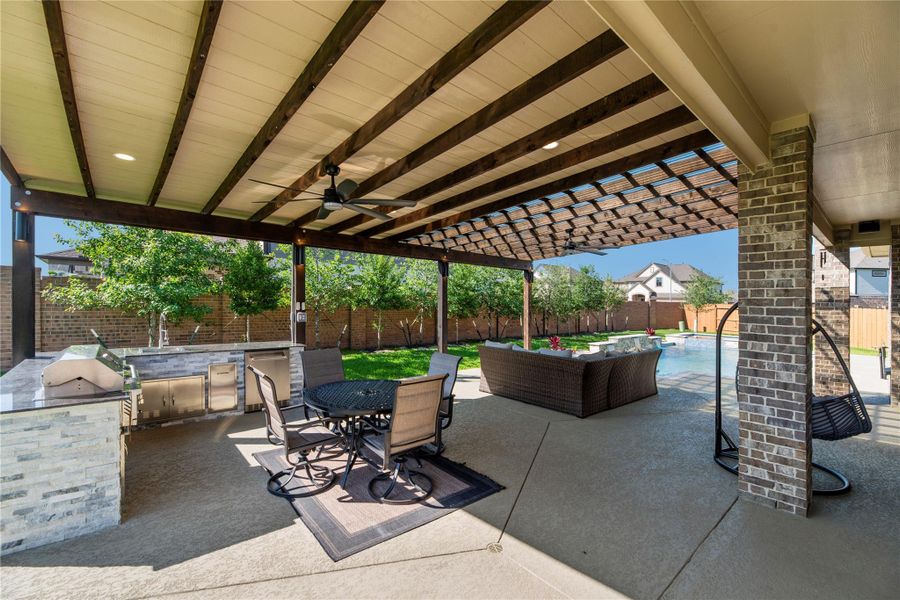 Community amenities in , Cypress (Image 40).