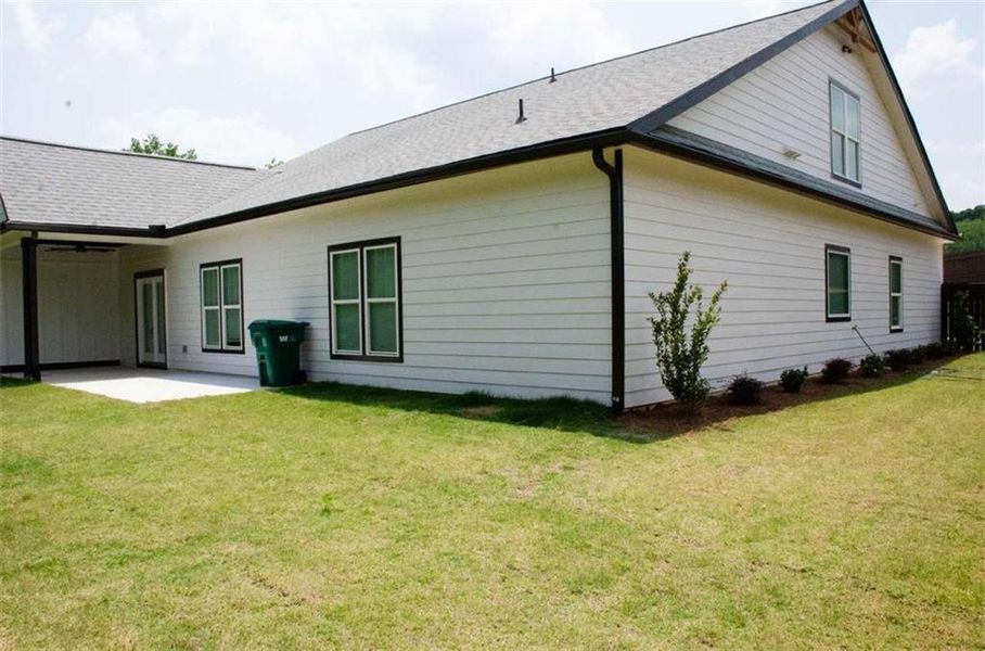 Exterior details and patio area of a home in , Mansfield (Image 31).