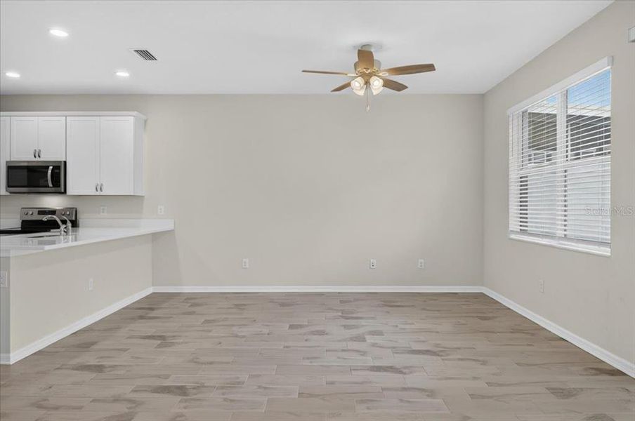 Spacious, unfurnished interior of a new home in Calusa Creek, Riverview (Image 37).