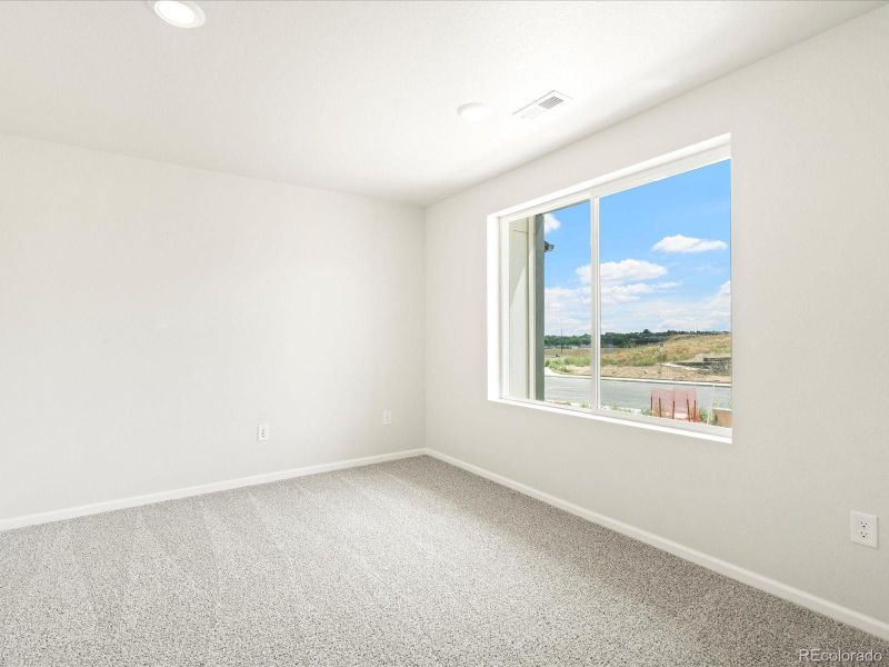 Spacious, unfurnished interior of a new home in Three Hills, Morrison (Image 33).
