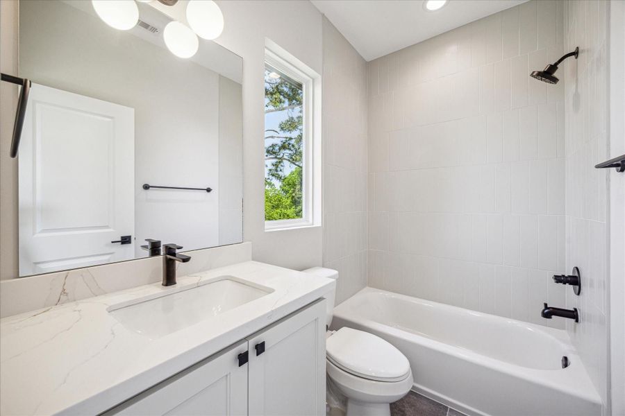 Image 12 of a home in .