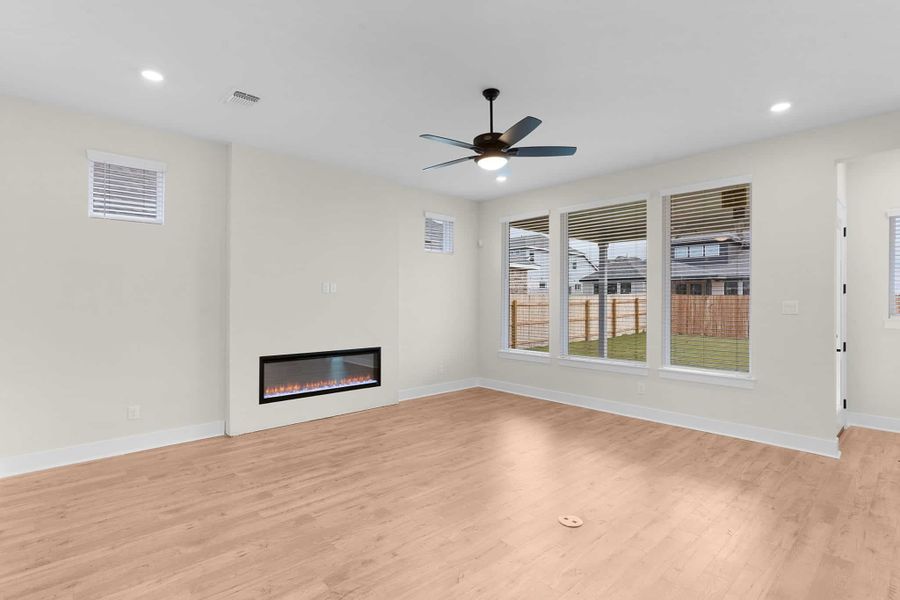 Spacious, unfurnished interior of a new home in The Grove at Blackhawk, Pflugerville (Image 15).