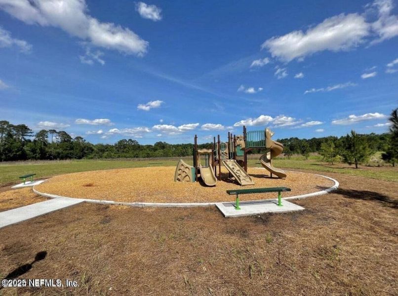 Community amenities in Summerglen, Jacksonville (Image 19).