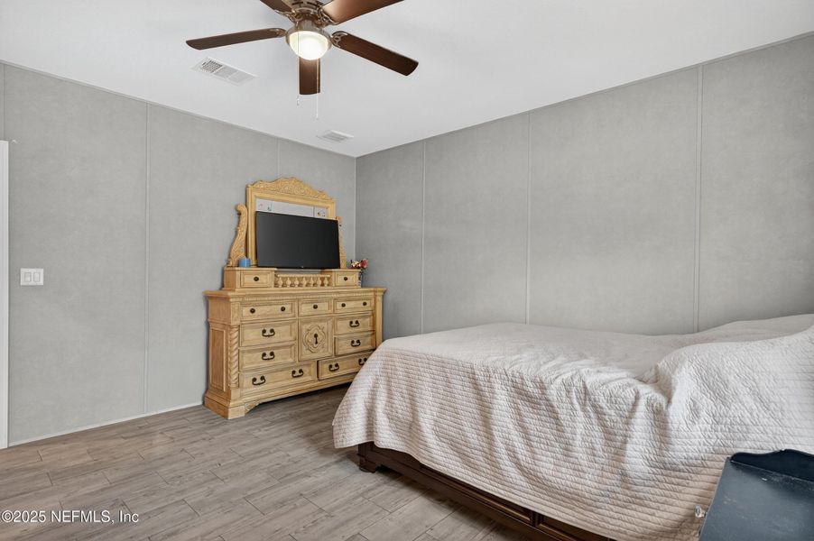 Furnished interior view inside a new home in , Middleburg (Image 8).