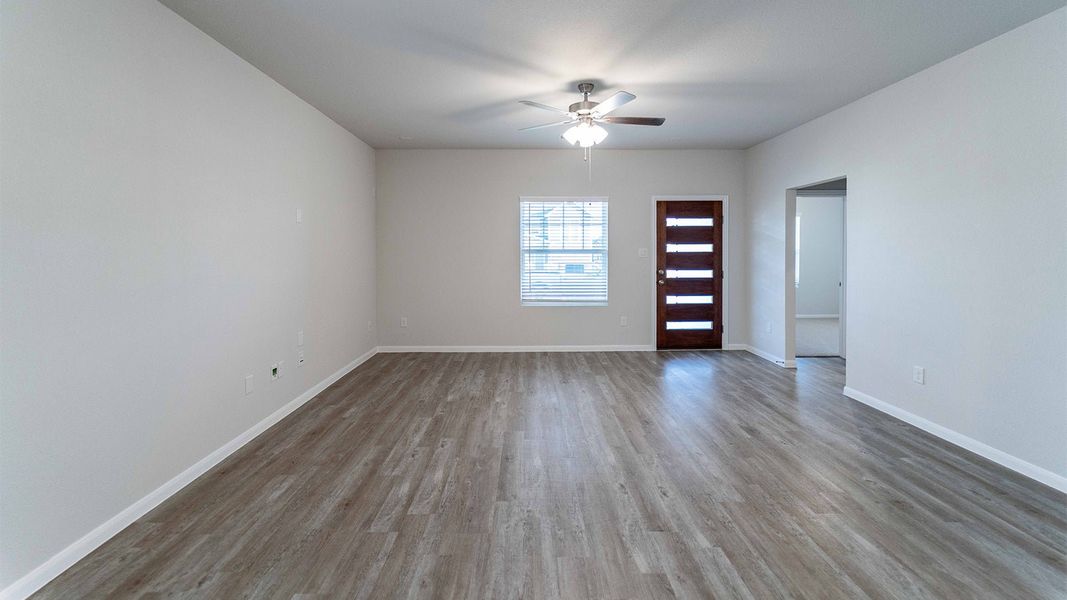 Spacious, unfurnished interior of a new home in Paramount, Kyle (Image 9).