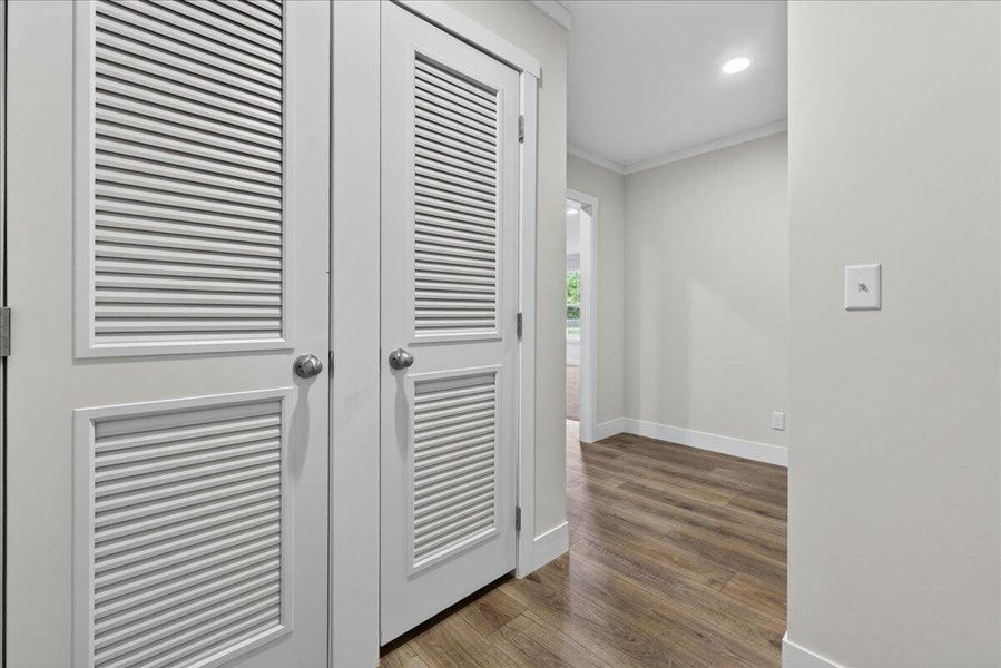 Spacious, unfurnished interior of a new home in , Walterboro (Image 29).