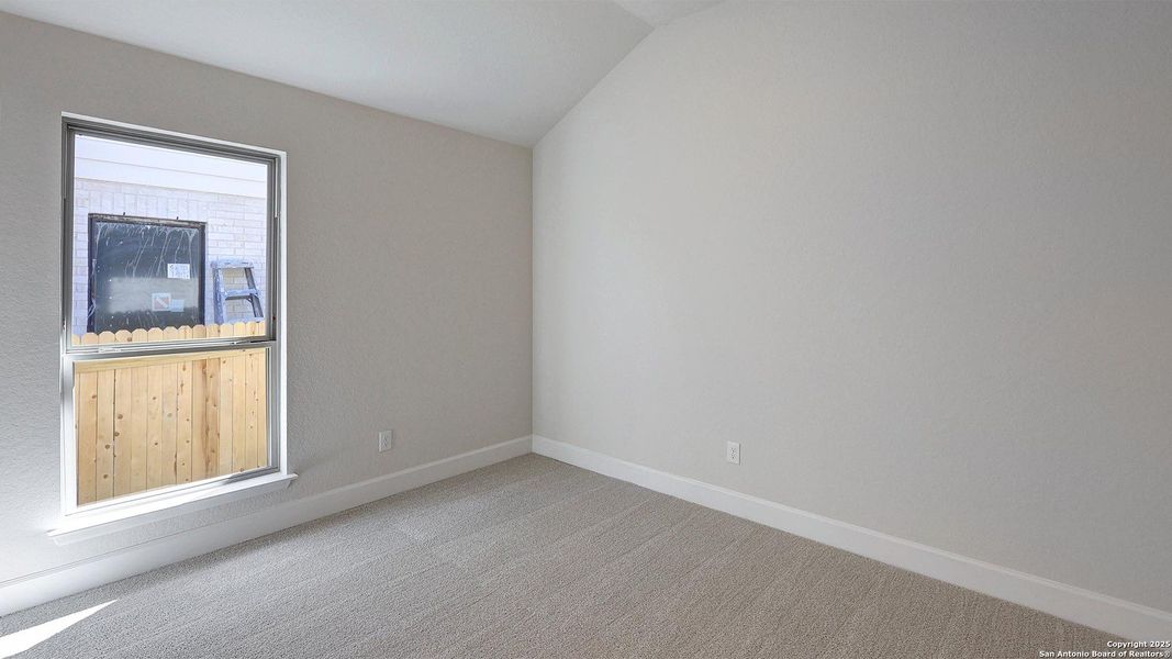 Spacious, unfurnished interior of a new home in Ladera 50', San Antonio (Image 24).