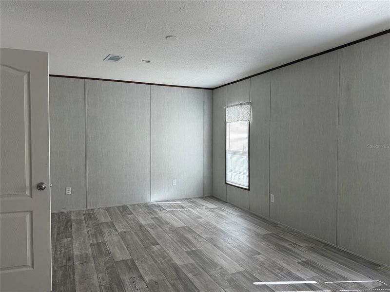 Spacious, unfurnished interior of a new home in , Crystal River (Image 26).