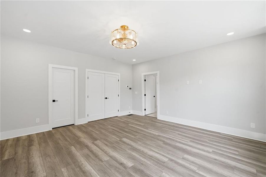 Spacious, unfurnished interior of a new home in , Roswell (Image 27).