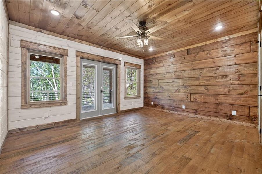 Spacious, unfurnished interior of a new home in , Ellijay (Image 40).