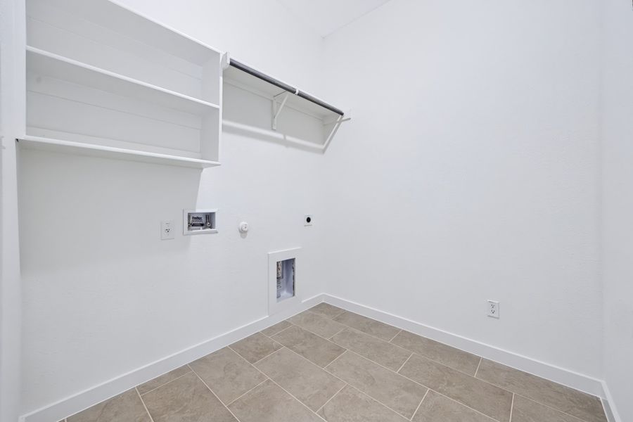 Spacious, unfurnished interior of a new home in Prairie Winds, Hutto (Image 30).