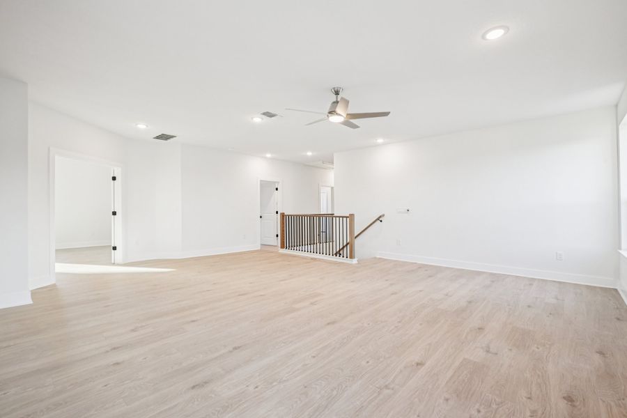 Spacious, unfurnished interior of a new home in Sauls Ranch, Round Rock (Image 49).