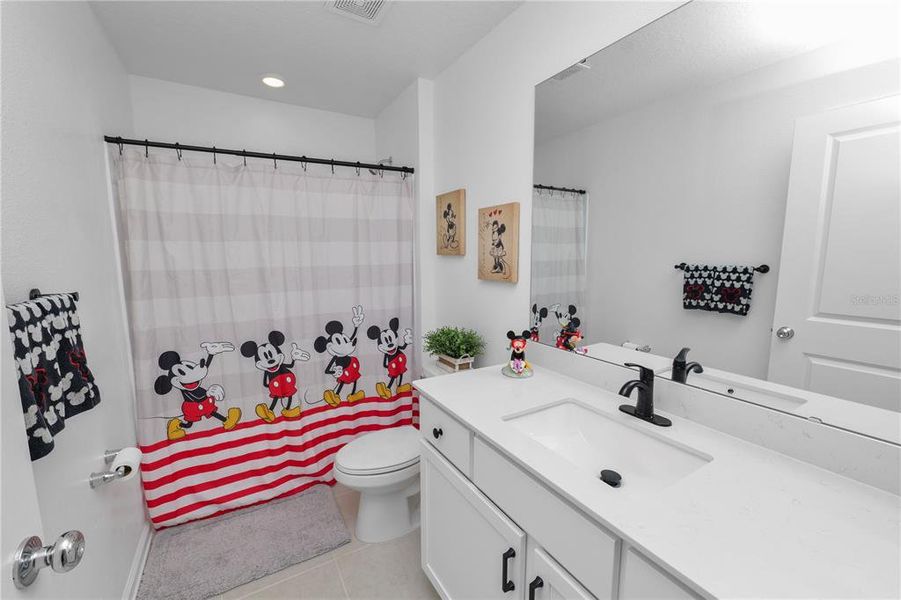 Furnished interior view inside a new home in Hunt Club Groves, Lake Wales (Image 40).