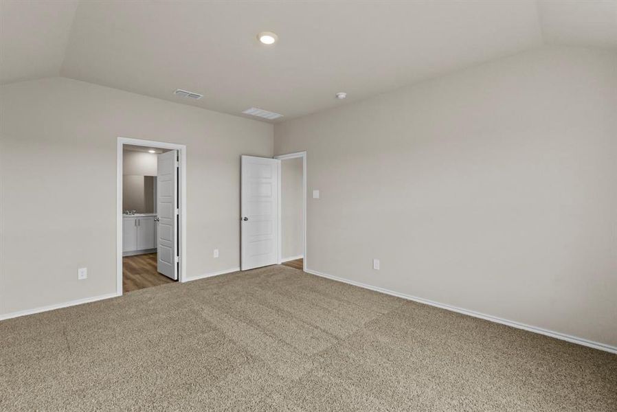 Spacious, unfurnished interior of a new home in Sunnycreek, Crowley (Image 27).