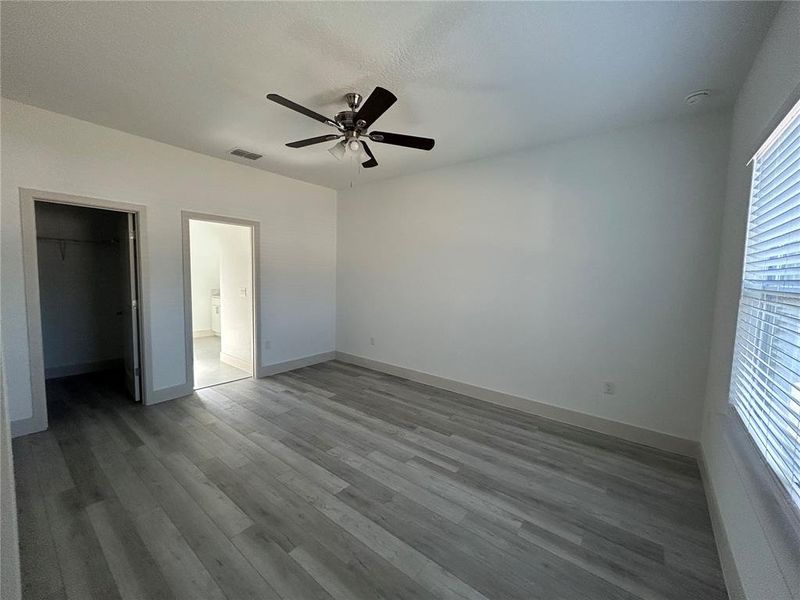 Spacious, unfurnished interior of a new home in , Citrus Springs (Image 12).