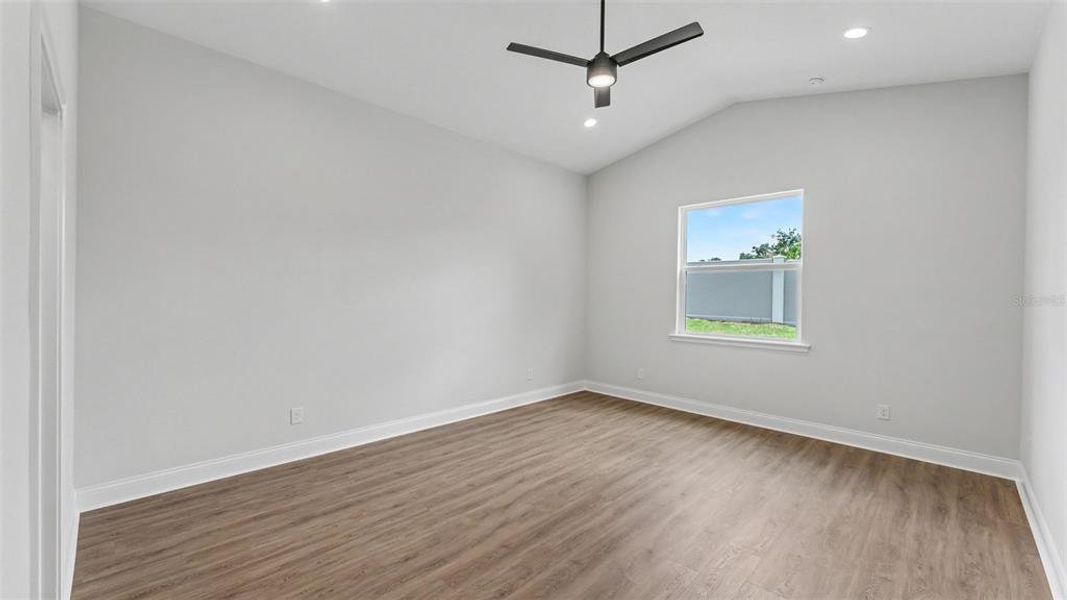 Spacious, unfurnished interior of a new home in , Lakeland (Image 31).