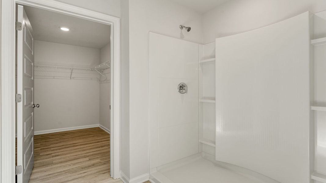 Spacious, unfurnished interior of a new home in Palmetto Bluff, Port Saint Joe (Image 31).