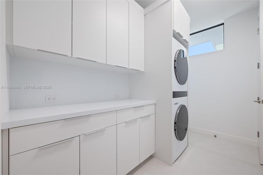 Furnished interior view inside a new home in , Miami (Image 38).