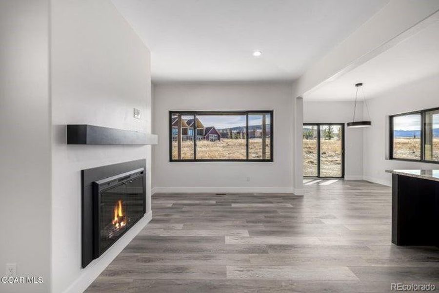 Spacious, unfurnished interior of a new home in , Granby (Image 25).