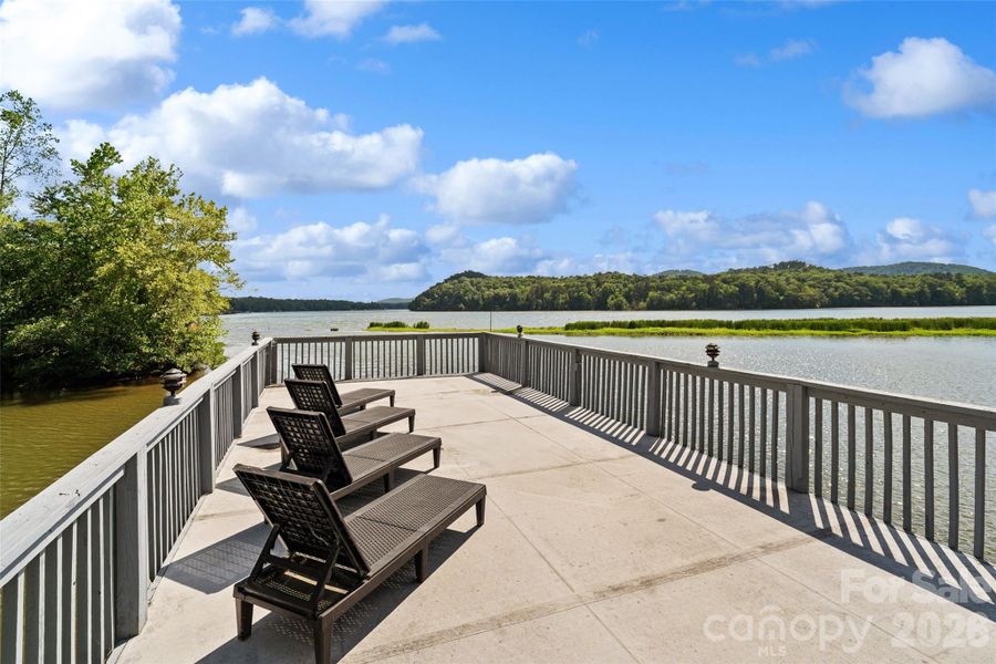 Exterior details and patio area of a home in , Troy (Image 33).